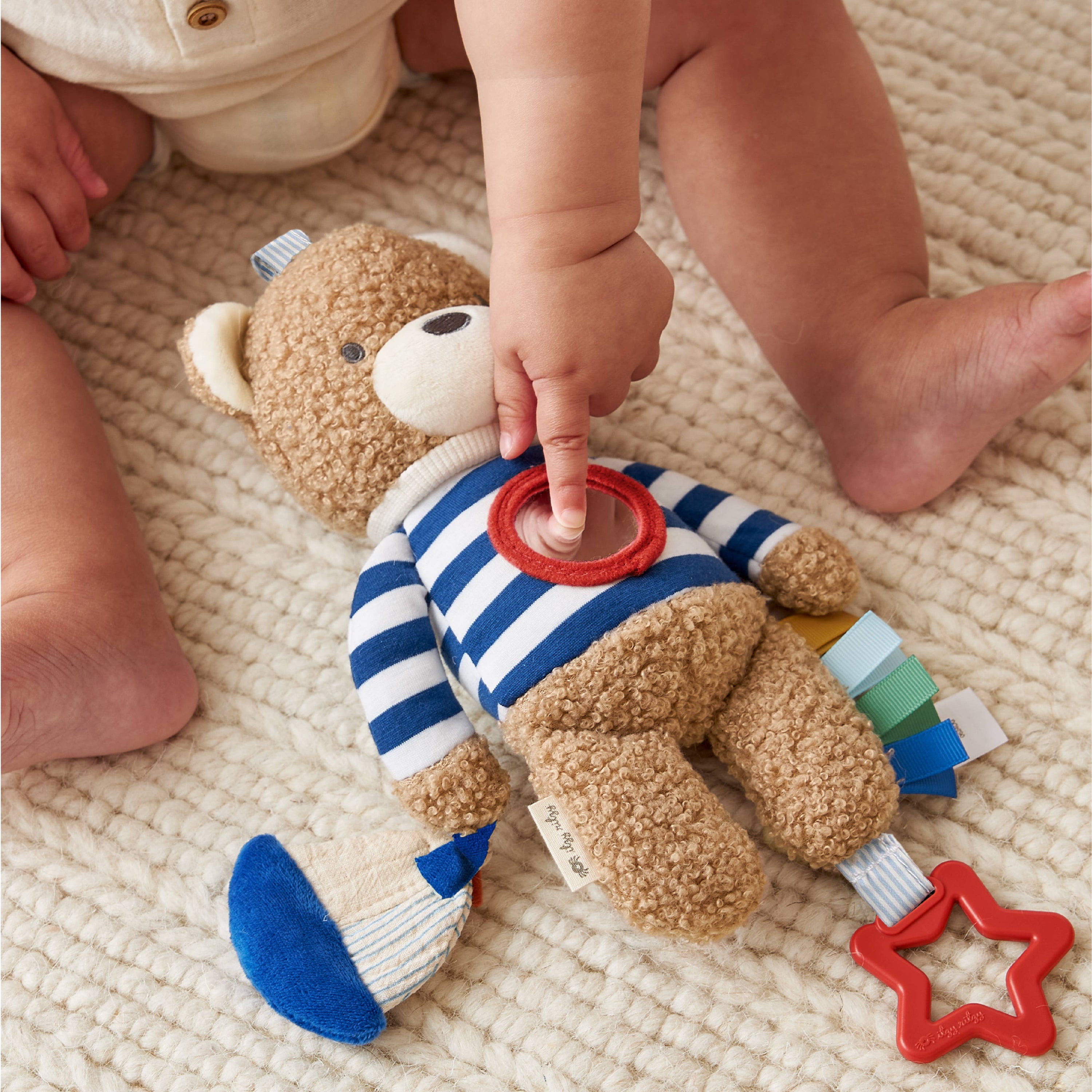 Bitzy Traveler™ Bear