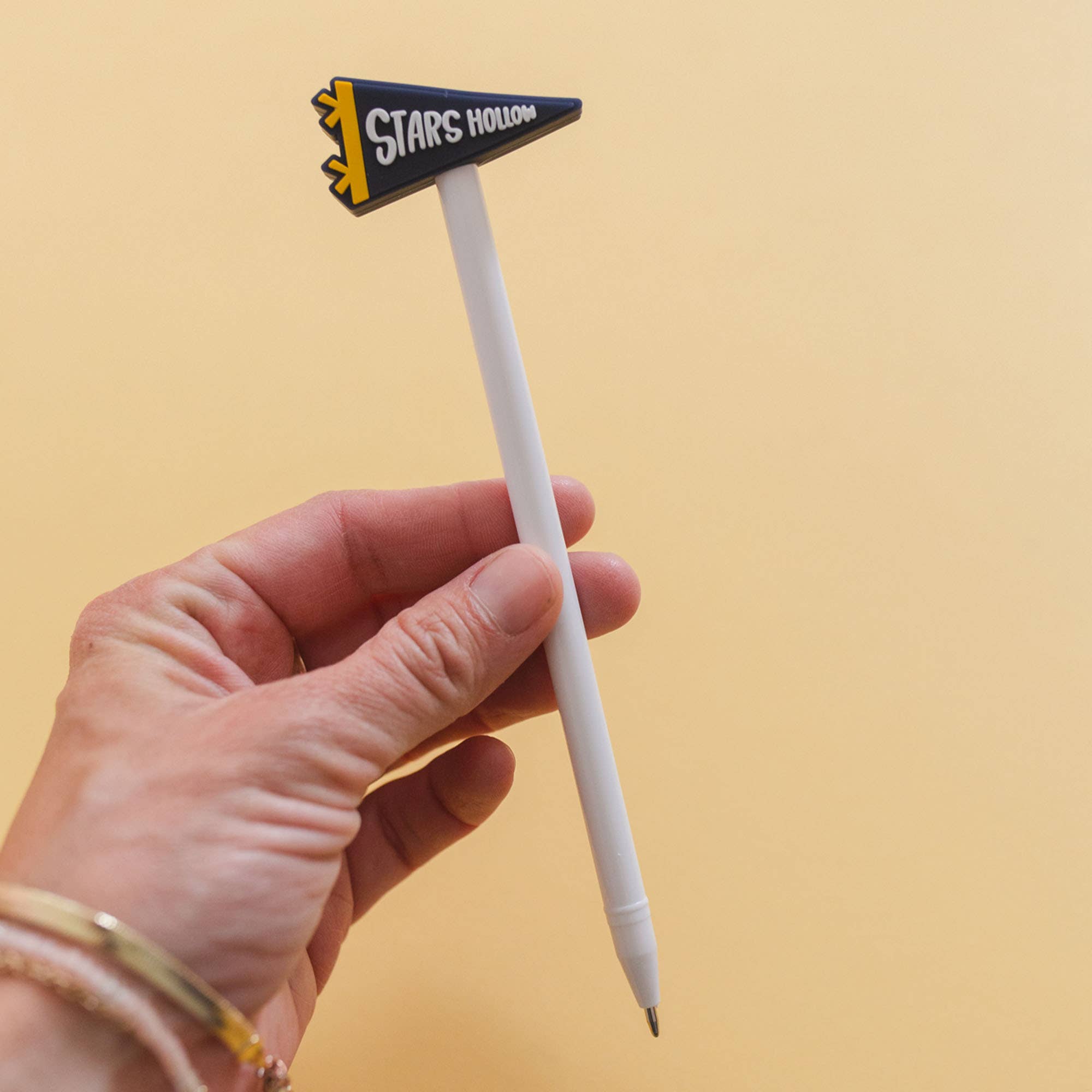 Stars Hollow Pennant Flag Gel Pen